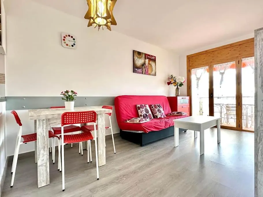 V023 - Roses Platja Apartment