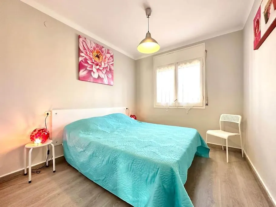 V023 - Roses Platja Apartment Spain