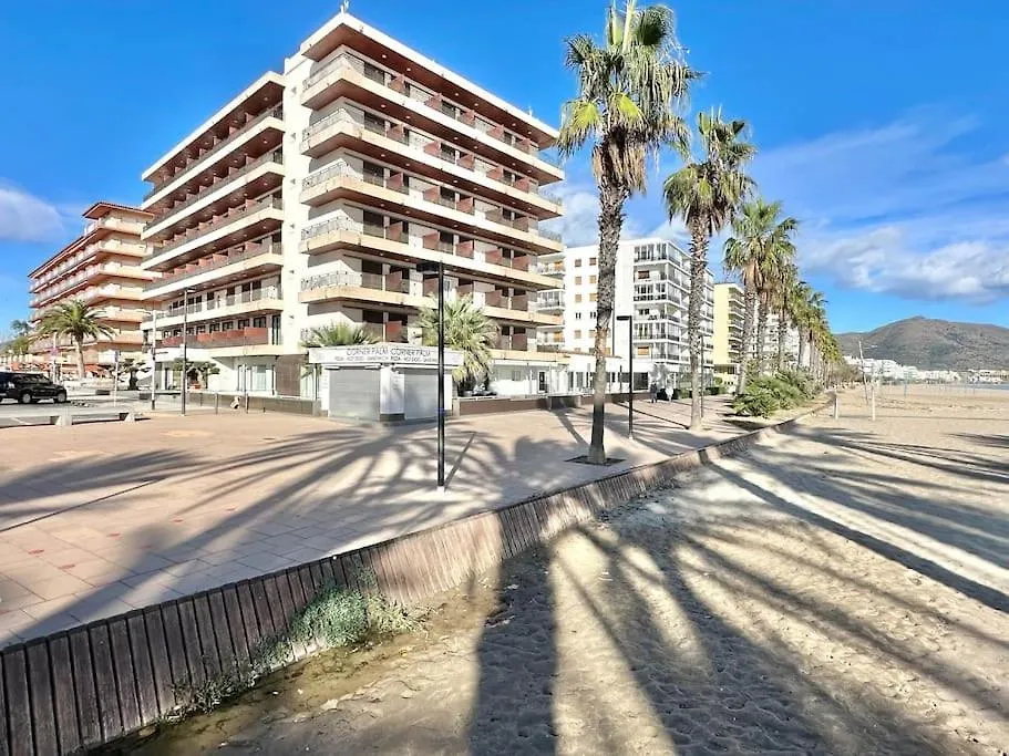 V023 - Roses Platja Apartment 0*,  Spain